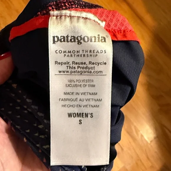 Patagonia Navy and Red Athletic Shorts - Picture 4 of 4
